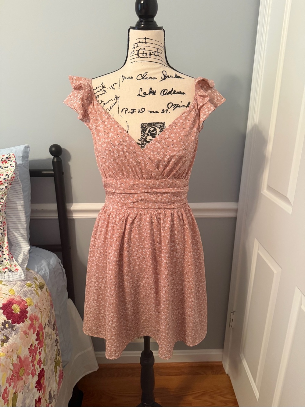 Storia Dusty Rose Floral Mini Dress